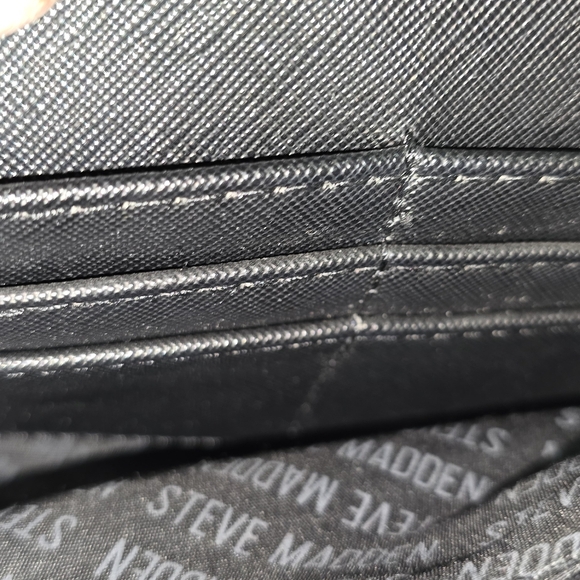 Steve Madden Black Crossbody Shoulder Bag with Silver Plaque - Picture 8 of 9